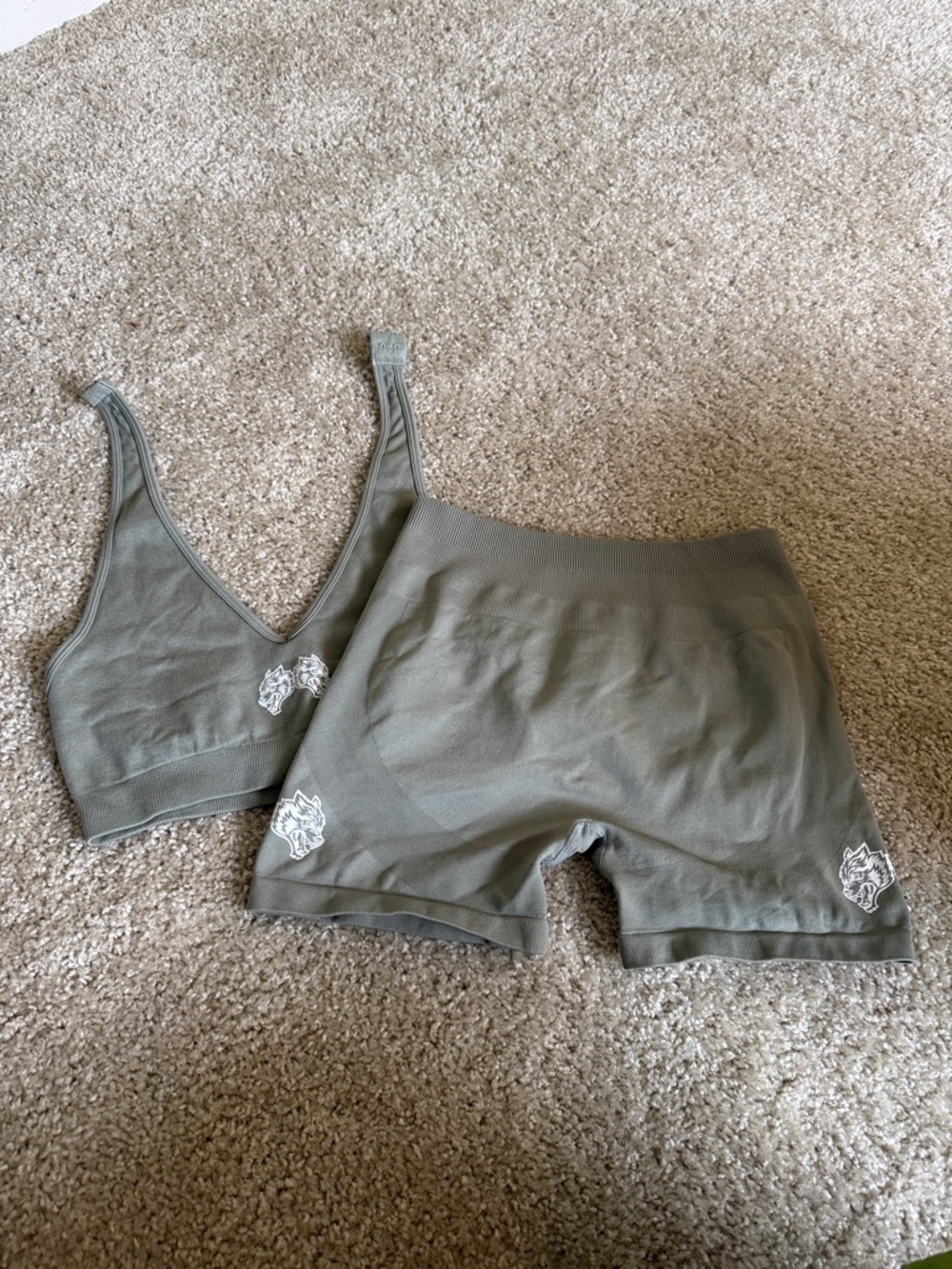 Darc Sport Seamless Olive Green Bralette & High-Waist Shorts Set M